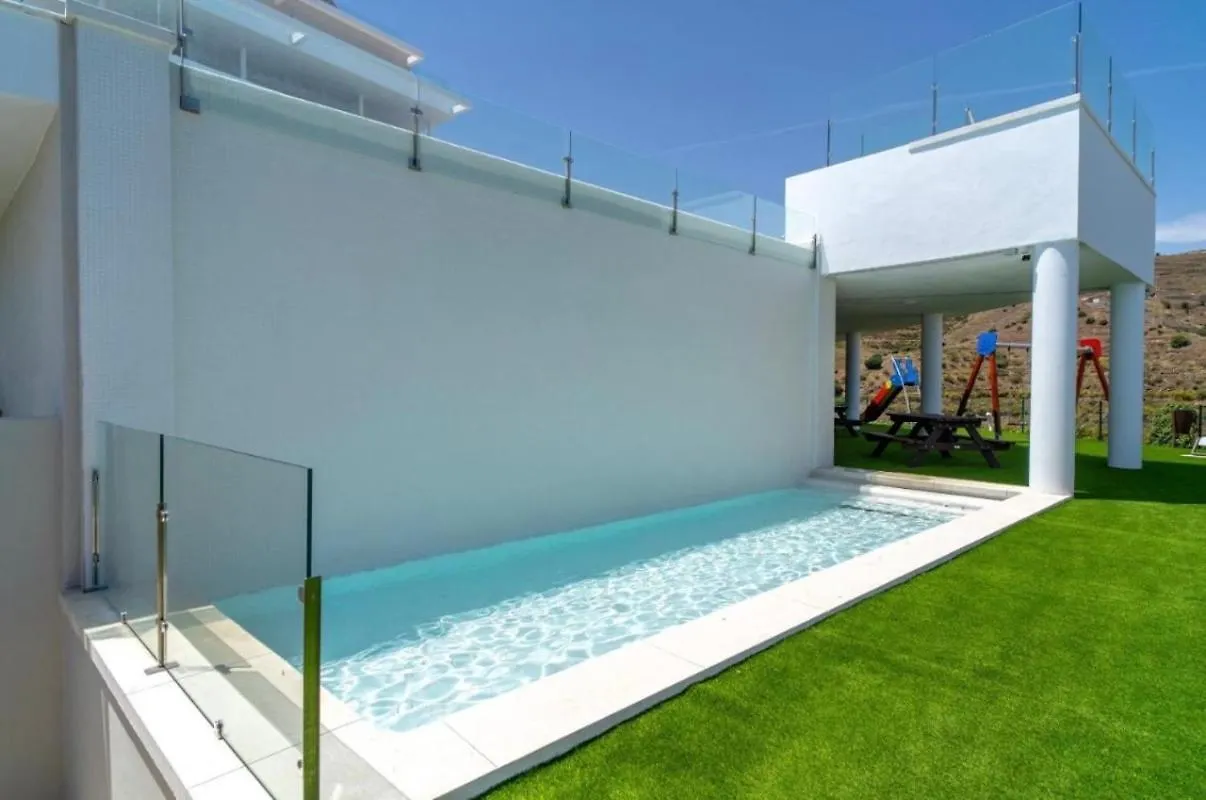 טורוקס Vista Verde - Bayview Hills Luxury Resort With Free Padel & Spa דירה