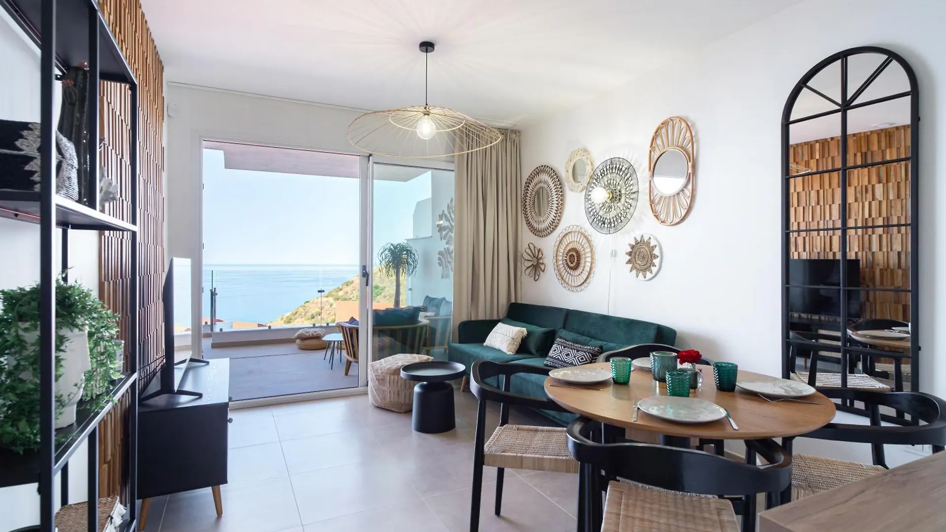 טורוקס Vista Verde - Bayview Hills Luxury Resort With Free Padel & Spa דירה